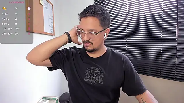 DaviidEvans  online show from December 2024 02:25:02 PM