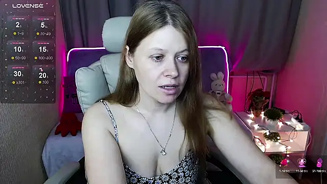 Snapshot of alekasamui chatting on December 2024 01:22:01 AM alekasamui online show from December 2024 01:22:01 AM