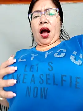 Snapshot of __valentina18 chatting on January 2025 01:09:02 PM   valentina18 online show from January 2025 01:09:02 PM