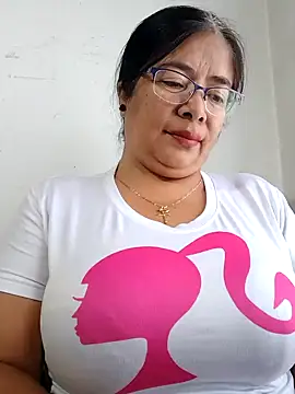 Snapshot of __valentina18 chatting on January 2025 01:11:01 PM   valentina18 online show from January 2025 01:11:01 PM