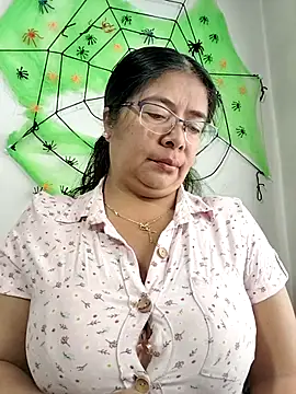 Snapshot of __valentina18 chatting on October 2025 01:10:01 PM   valentina18 online show from October 2025 01:10:01 PM