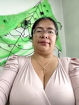 Snapshot of __valentina18 chatting on October 2025 12:59:01 PM   valentina18 online show from October 2025 12:59:01 PM