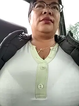 Snapshot of __valentina18 chatting on October 2025 12:28:01 PM   valentina18 online show from October 2025 12:28:01 PM