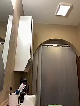 Snapshot of pumaHotz chatting on February 2025 12:20:01 PM pumaHotz online show from February 2025 12:20:01 PM