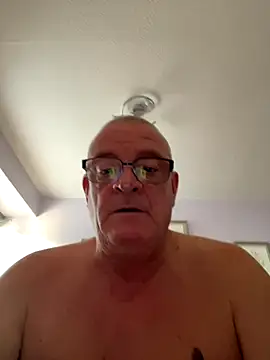 Snapshot of Garry831 chatting on November 2025 03:12:02 PM Garry831 online show from November 2025 03:12:02 PM