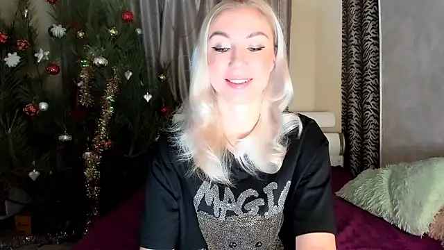 Snapshot of _SABOTAGE_ chatting on December 2024 01:23:01 AM SABOTAGE online show from December 2024 01:23:01 AM