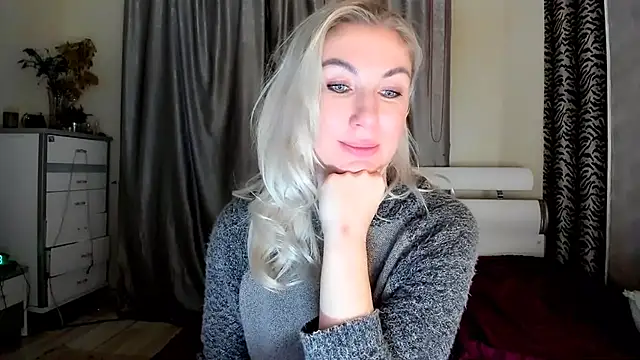 Snapshot of _SABOTAGE_ chatting on January 2025 04:00:01 AM SABOTAGE online show from January 2025 04:00:01 AM