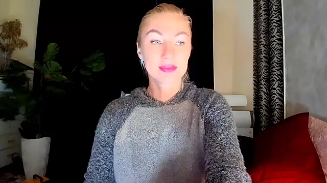 Snapshot of _SABOTAGE_ chatting on September 2025 03:06:02 AM SABOTAGE online show from September 2025 03:06:02 AM