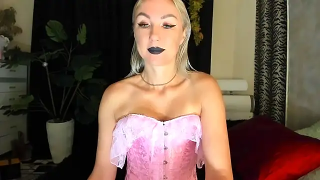 Snapshot of _SABOTAGE_ chatting on October 2025 01:09:01 AM SABOTAGE online show from October 2025 01:09:01 AM