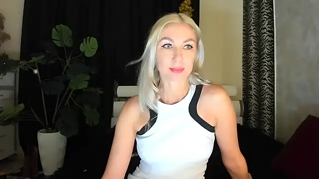 Snapshot of _SABOTAGE_ chatting on November 2025 01:27:01 AM SABOTAGE online show from November 2025 01:27:01 AM