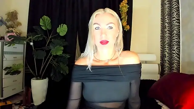 Snapshot of _SABOTAGE_ chatting on November 2025 01:37:01 AM SABOTAGE online show from November 2025 01:37:01 AM