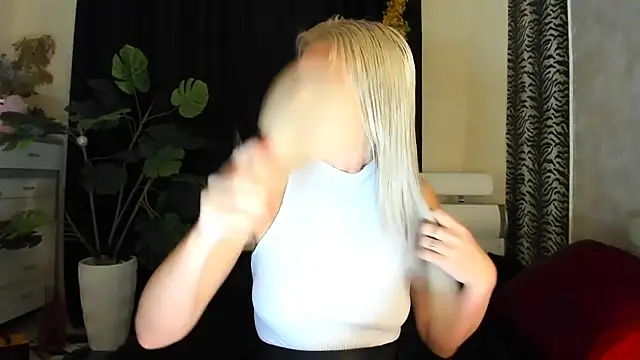 Snapshot of _SABOTAGE_ chatting on November 2025 01:15:01 AM SABOTAGE online show from November 2025 01:15:01 AM