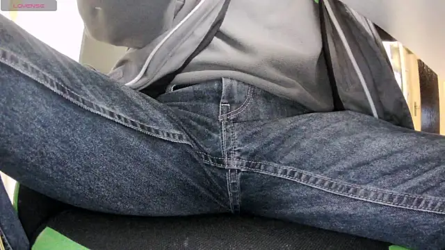 Snapshot of GuidedShipyard chatting on December 2024 03:06:01 PM GuidedShipyard online show from December 2024 03:06:01 PM