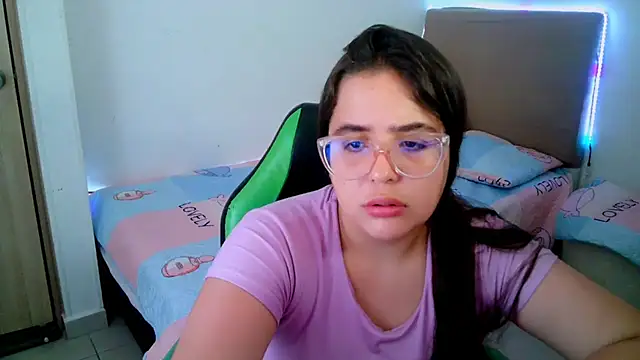  alicia z online show from February 2025 06:04:02 PM