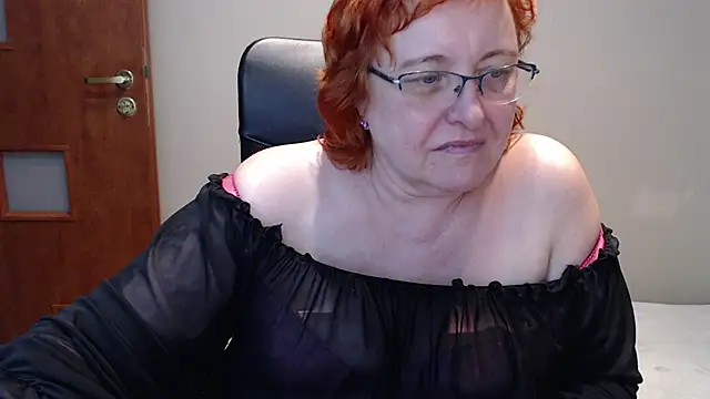 Snapshot of JoannaAndNeighbour chatting on December 2024 02:22:01 PM JoannaAndNeighbour online show from December 2024 02:22:01 PM