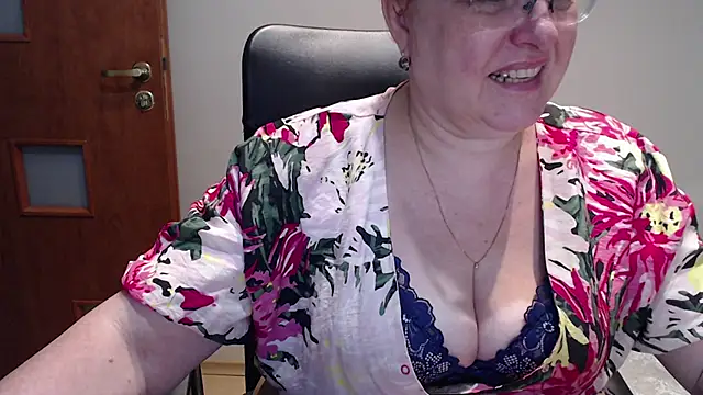 Snapshot of JoannaAndNeighbour chatting on February 2025 08:11:02 AM JoannaAndNeighbour online show from February 2025 08:11:02 AM
