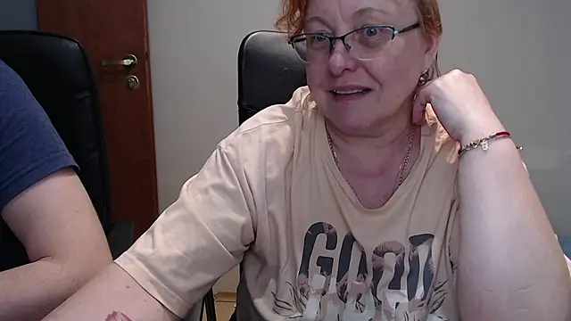 Snapshot of JoannaAndNeighbour chatting on February 2025 07:42:01 PM JoannaAndNeighbour online show from February 2025 07:42:01 PM