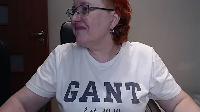 Snapshot of JoannaAndNeighbour chatting on March 2025 02:21:02 PM JoannaAndNeighbour online show from March 2025 02:21:02 PM