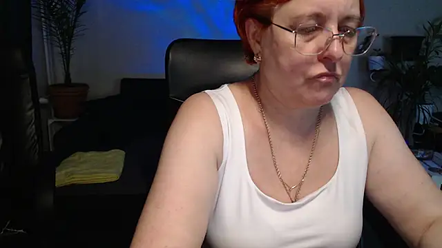 Snapshot of JoannaAndNeighbour chatting on November 2025 10:24:01 AM JoannaAndNeighbour online show from November 2025 10:24:01 AM