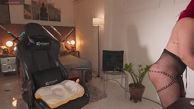 Snapshot of KateOwens chatting on February 2026 11:30:02 AM KateOwens online show from February 2026 11:30:02 AM