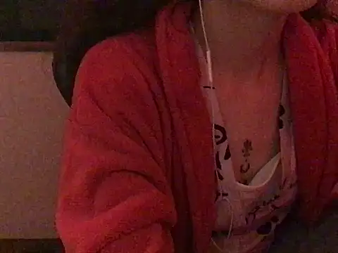 Snapshot of YumieCp chatting on February 2025 09:33:01 AM YumieCp online show from February 2025 09:33:01 AM