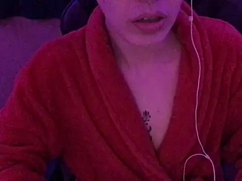 Snapshot of YumieCp chatting on March 2025 10:04:01 AM YumieCp online show from March 2025 10:04:01 AM