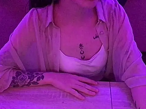 Snapshot of YumieCp chatting on March 2025 09:43:01 AM YumieCp online show from March 2025 09:43:01 AM