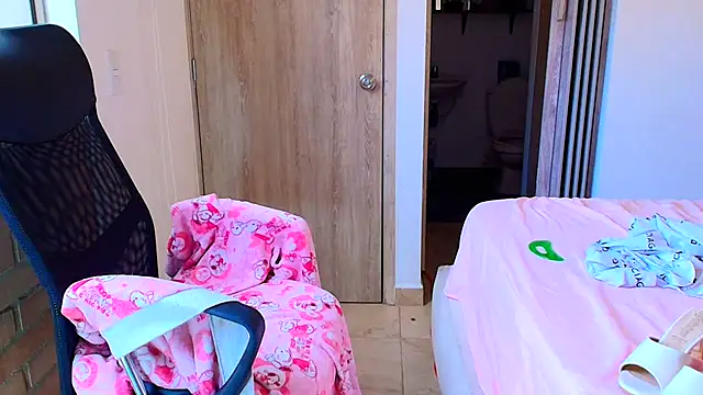 sara2520 online show from December 2025 08:58:01 PM