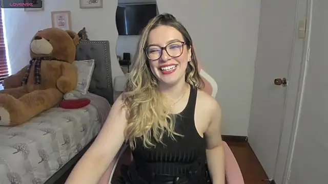 Snapshot of samysweet_8 chatting on May 2026 02:03:02 PM samysweet 8 online show from May 2026 02:03:02 PM