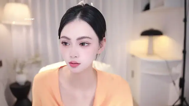 Ocean--Lili online show from October 2025 02:18:02 PM