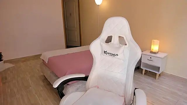 carleee winter online show from March 2025 02:03:01 AM