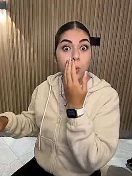 Sarasanders 4 online show from November 2025 02:54:01 AM