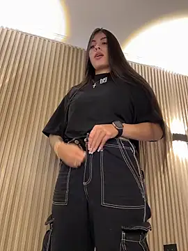 Sarasanders 4 online show from November 2025 04:33:02 AM