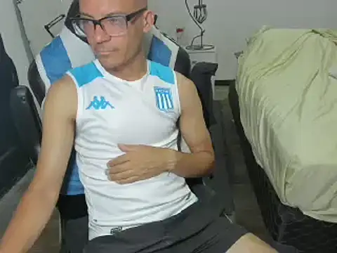 guachin hunk online show from December 2024 07:40:02 PM