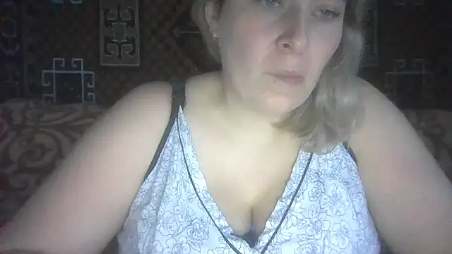 Diana Britt online show from December 2025 06:08:02 AM