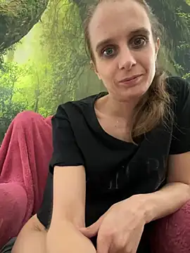 Snapshot of LadyChantale chatting on January 2025 04:48:02 PM LadyChantale online show from January 2025 04:48:02 PM
