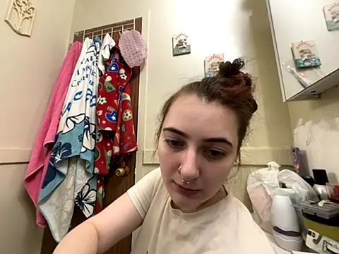 Snowbunnycake 131 online show from November 2025 03:05:01 PM