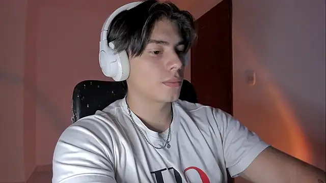 Snapshot of Giordano_Russo chatting on November 2025 12:53:01 AM Giordano Russo online show from November 2025 12:53:01 AM