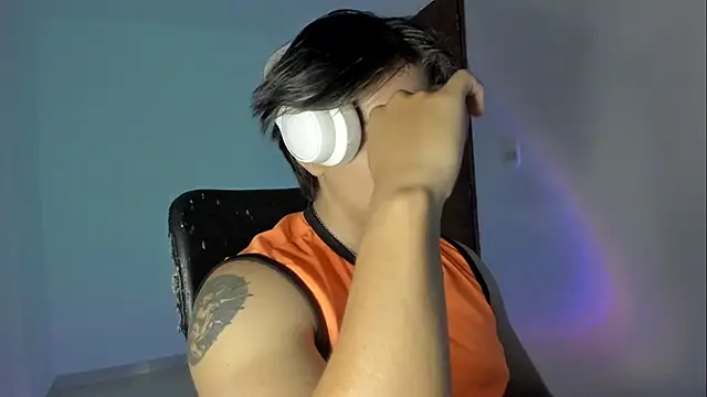 Snapshot of Giordano_Russo chatting on November 2025 10:53:02 PM Giordano Russo online show from November 2025 10:53:02 PM