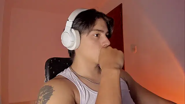 Snapshot of Giordano_Russo chatting on December 2025 02:05:02 AM Giordano Russo online show from December 2025 02:05:02 AM