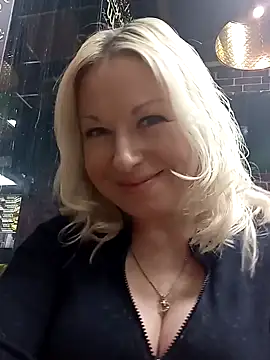 Snapshot of Arina_smiles chatting on January 2025 04:17:01 PM Arina smiles online show from January 2025 04:17:01 PM