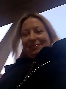 Snapshot of Arina_smiles chatting on March 2025 04:00:02 PM Arina smiles online show from March 2025 04:00:02 PM