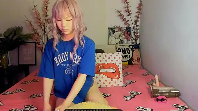 Stripchatlady online show from February 2025 02:40:01 AM