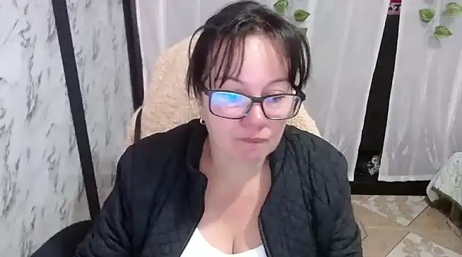 Sonialorens  online show from February 2025 02:19:02 PM