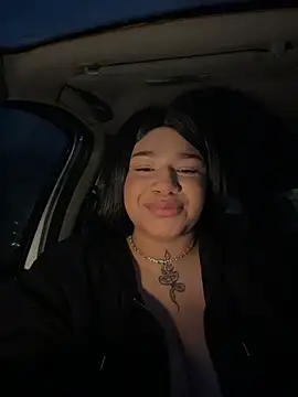 Snapshot of IamSashaLuv chatting on December 2025 06:44:01 AM IamSashaLuv online show from December 2025 06:44:01 AM