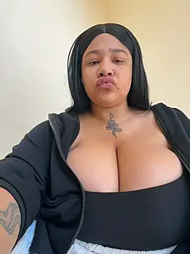 Snapshot of IamSashaLuv chatting on January 2026 12:18:02 PM IamSashaLuv online show from January 2026 12:18:02 PM