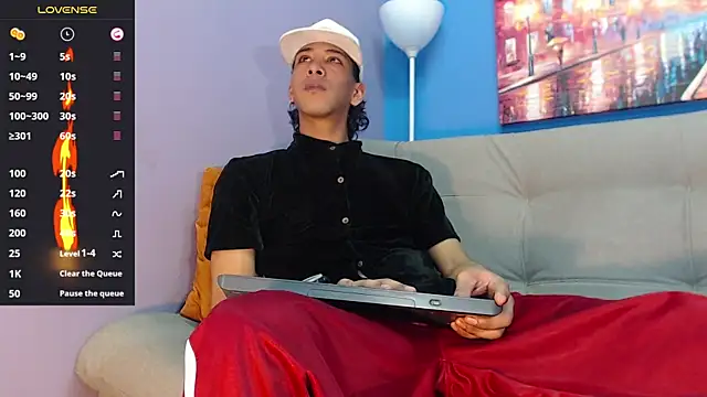 Snapshot of Robert_Kingg chatting on January 2025 03:43:02 AM Robert Kingg online show from January 2025 03:43:02 AM