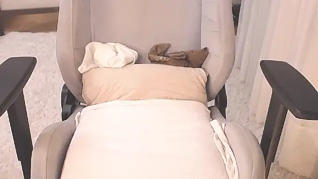 ms Hot milf online show from October 2025 04:24:01 AM