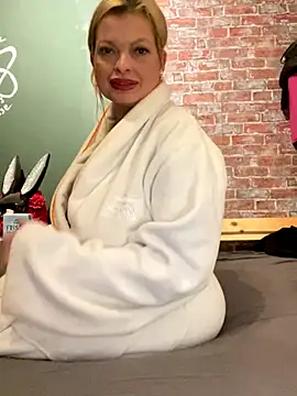 Lisavontease online show from December 2025 09:22:01 PM