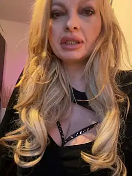 Lisavontease online show from January 2026 03:50:02 PM